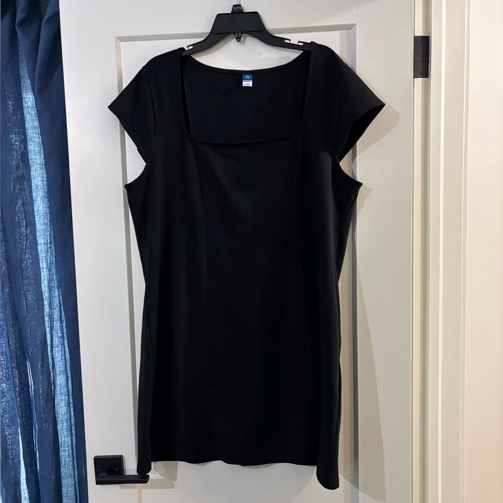 Plus size black dress Old Navy. XXL